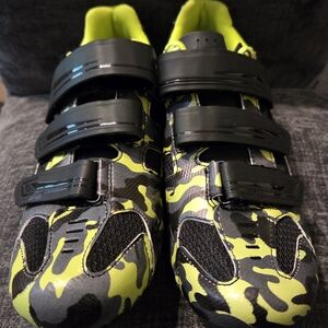 Women's Camouflage Velcro Cycling Shoes.